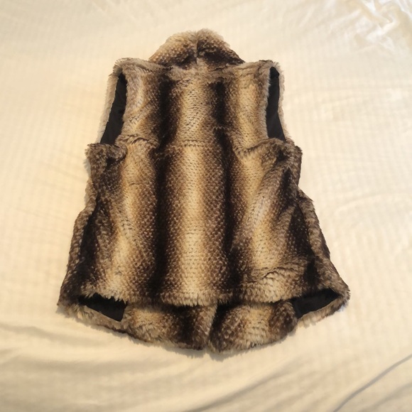 Show Me Your Mumu Fausta FauxFur Vest Women’s Size S - Picture 11 of 11